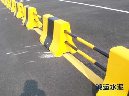 道路隔离墩